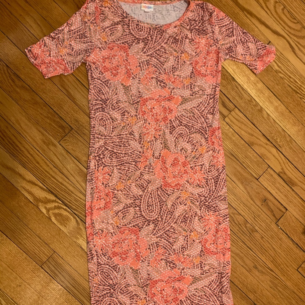 ☀️Lularoe Julia Form Fitting Dress